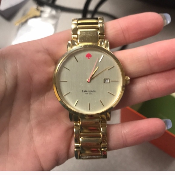 Never wear. Kate spade watch - Picture 4 of 6